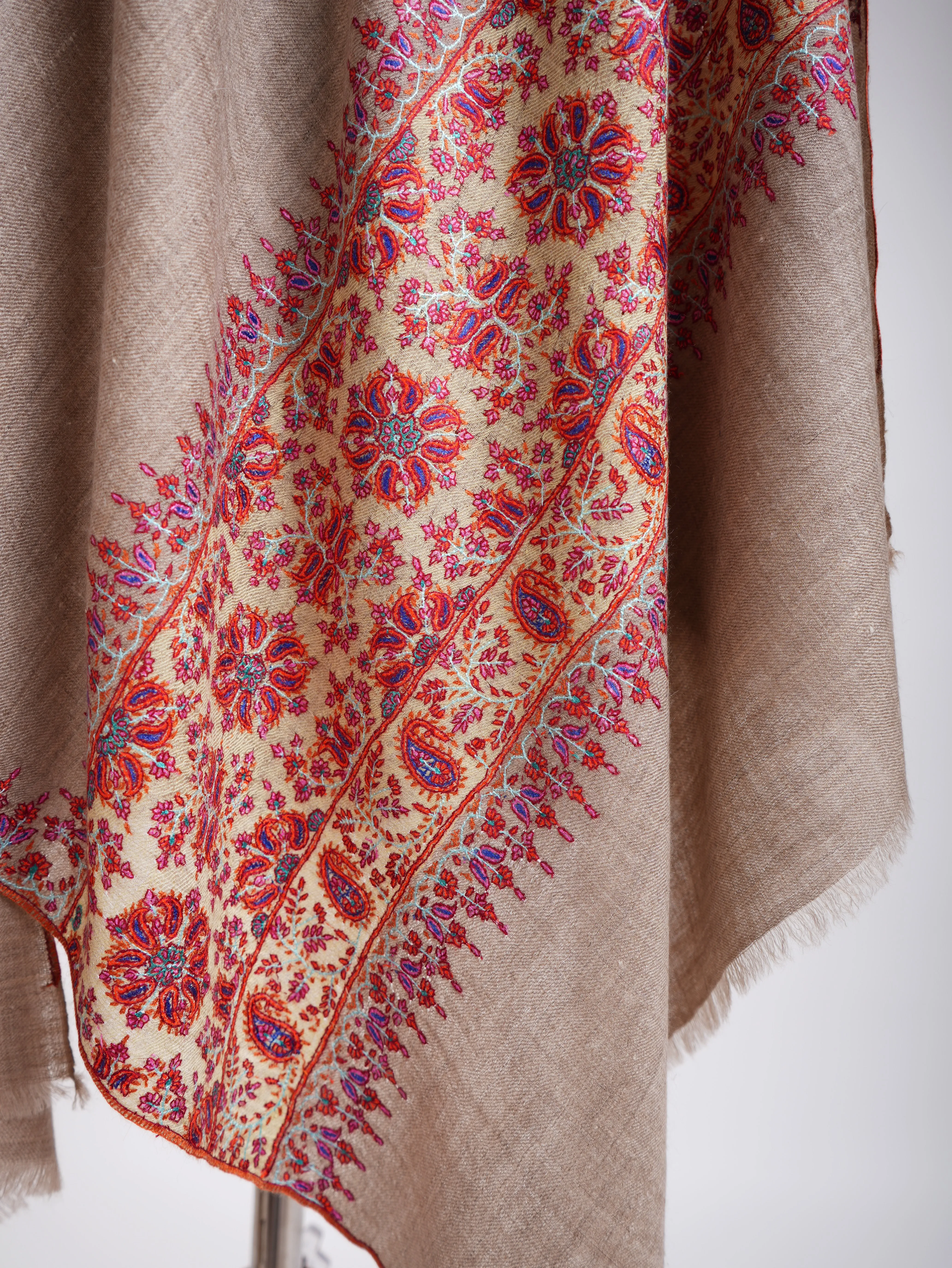 Hand Sozni Embroidered Pure Pashmina Stole